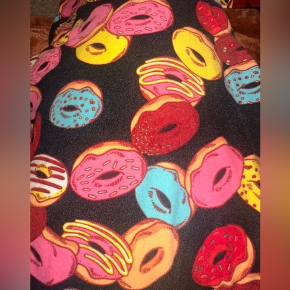 Lularoe Tall & Curvy “Donut” leggings - Picture 2 of 3